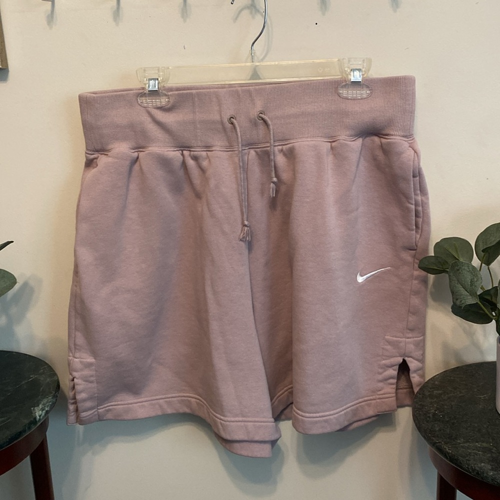 Nike Shorts Sz 1X in Dusty Pink. Side Slits and pockets. Gently Worn. - Picture 2 of 2